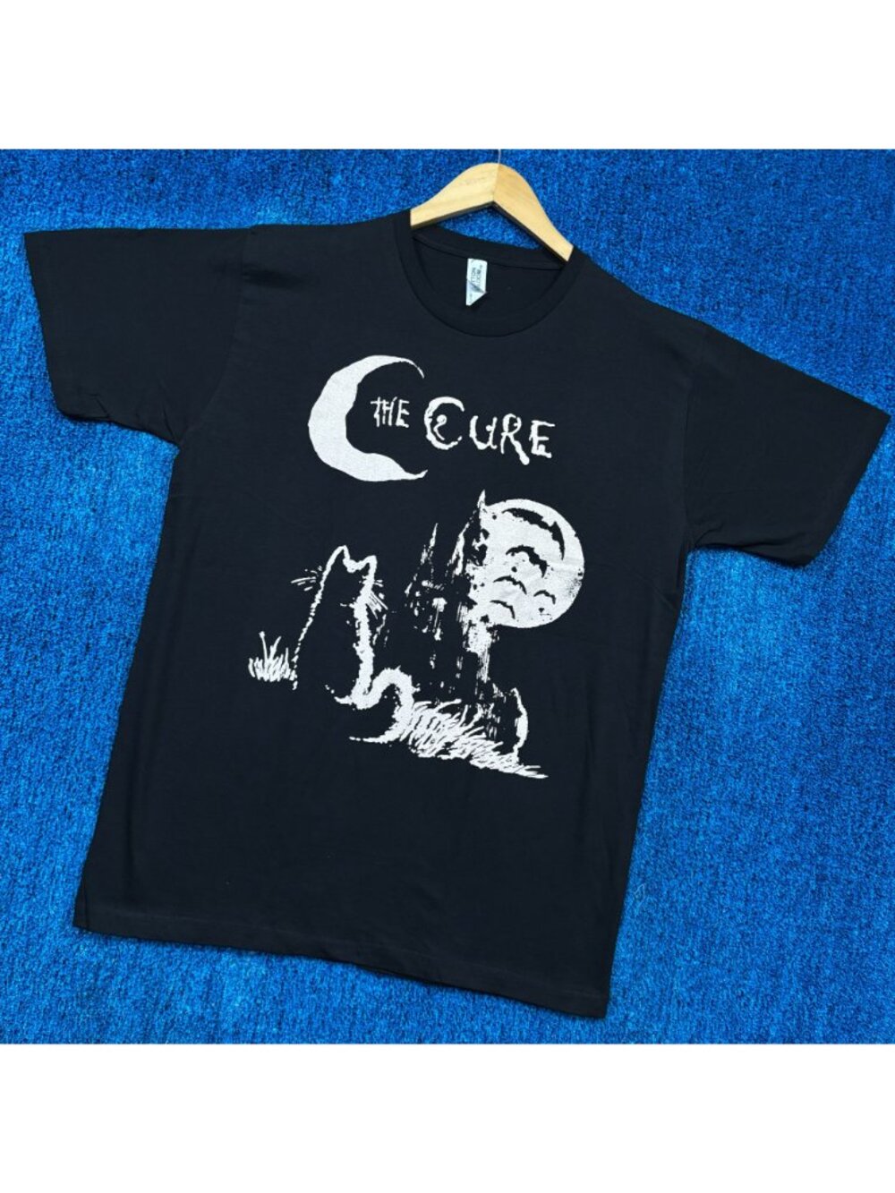 The Cure Graphic T-Shirt Size Large - Picture 3 of 4